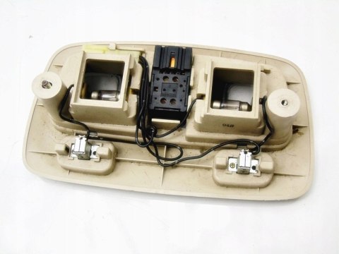 LAMPKA KABINY SUBARU OUTBACK II BH USA LAMPKA KABINY SUBARU OUTBACK II BH USA