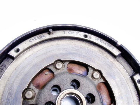 KOŁO ZAMACHOWE DWUMASOWE 1.6 8V PASSAT B5 AUDI A4 KOŁO ZAMACHOWE DWUMASOWE 1.6 8V PASSAT B5 AUDI A4