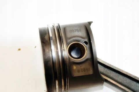 TŁOK KORBOWÓD 8976E 2.2 D E220 C220 W202 W210 TŁOK KORBOWÓD 8976E 2.2 D E220 C220 W202 W210