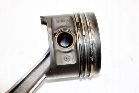 TŁOK KORBOWÓD 8976E 2.2 D E220 C220 W202 W210 TŁOK KORBOWÓD 8976E 2.2 D E220 C220 W202 W210