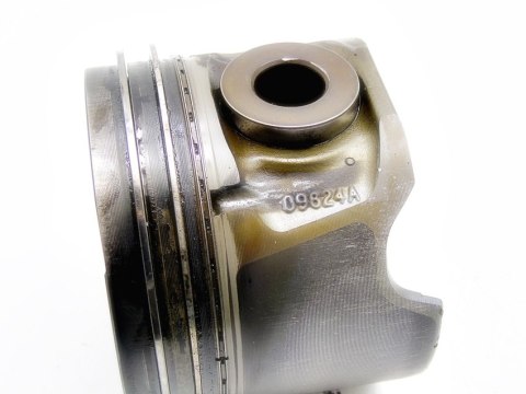 TŁOK 09624A 3.0 D D4D LAND CRUISER HILUX DYNA TŁOK 09624A 3.0 D D4D LAND CRUISER HILUX DYNA