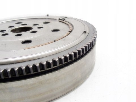 KOŁO DWUMASOWE 2.0 D BMW E46 E39 320 520 318 D KOŁO DWUMASOWE 2.0 D BMW E46 E39 320 520 318 D