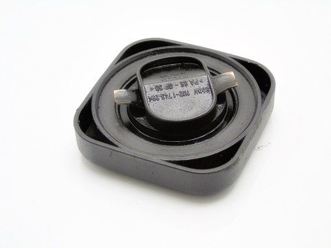 KOREK WLEWU OLEJU 2.0 D BMW E46 E39 320 520 318 D KOREK WLEWU OLEJU 2.0 D BMW E46 E39 320 520 318 D