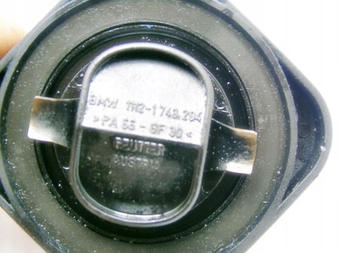 KOREK WLEWU OLEJU 2.0 D BMW E46 E39 320 520 318 D KOREK WLEWU OLEJU 2.0 D BMW E46 E39 320 520 318 D