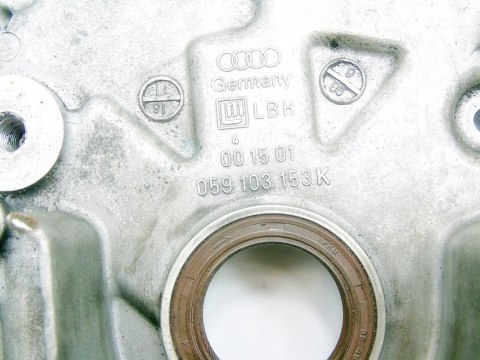 OBUDOWA WAŁU DEKIEL 2.5 TDI AUDI A4 A6 A8 PASSAT OBUDOWA WAŁU DEKIEL 2.5 TDI AUDI A4 A6 A8 PASSAT