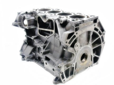 BLOK SILNIKA 1.8 16V MONDEO MK3 MAZDA 6 5 V50 S40 BLOK SILNIKA 1.8 16V MONDEO MK3 MAZDA 6 5 V50 S40