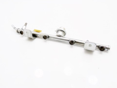 LISTWA WTRYSKOWA 2.0 16V MONDEO 6 MK3 V50 S40 C30 LISTWA WTRYSKOWA 2.0 16V MONDEO 6 MK3 V50 S40 C30