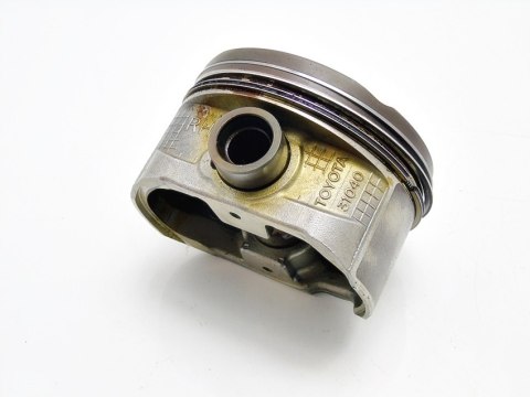 TŁOK 31040 RH 3.0 V6 VVTI GS300 IS300 CROWN REIZ TŁOK 31040 RH 3.0 V6 VVTI GS300 IS300 CROWN REIZ