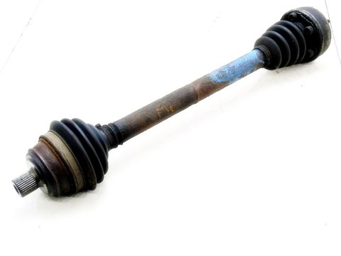 PÓŁOŚ NAPĘDOWA AUDI 80 B3 1.8 8V PÓŁOŚ NAPĘDOWA AUDI 80 B3 1.8 8V