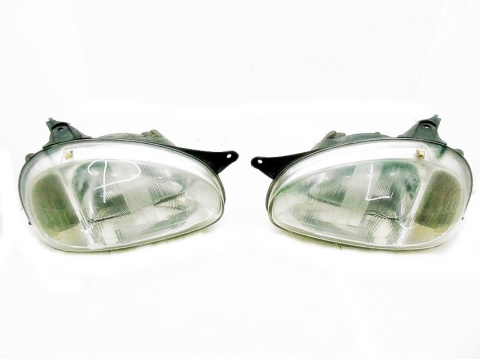 REFLEKTORY LAMPY PRZÓD KOMPLET OPEL CORSA B 3D REFLEKTORY LAMPY PRZÓD KOMPLET OPEL CORSA B 3D