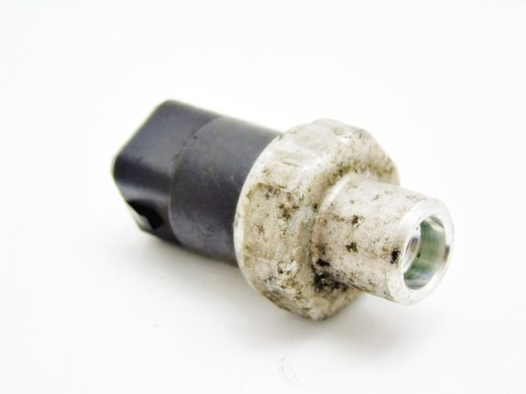 CZUJNIK KLIMATYZACJI 1.6 8V PASSAT B5 AUDI A4 CZUJNIK KLIMATYZACJI 1.6 8V PASSAT B5 AUDI A4