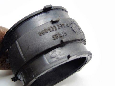 ŁĄCZNIK KOLEKTORA GUMA 1.6 8V PASSAT B5 AUDI A4 ŁĄCZNIK KOLEKTORA GUMA 1.6 8V PASSAT B5 AUDI A4