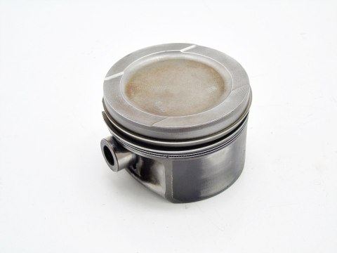 TŁOK 81L35 80.965 1.6 8V PASSAT B5 AUDI A4 TŁOK 81L35 80.965 1.6 8V PASSAT B5 AUDI A4