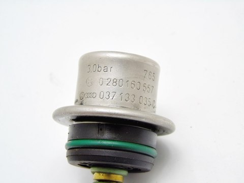 ZAWÓR LISTWY PALIWA 1.6 8V PASSAT B5 AUDI A4 ZAWÓR LISTWY PALIWA 1.6 8V PASSAT B5 AUDI A4