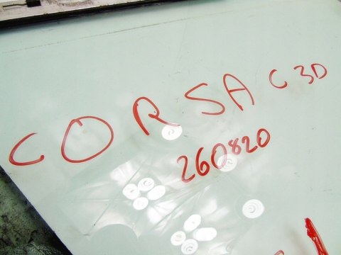 SZYBA DRZWI PRAWY PRZÓD OPEL CORSA C 3D 3 DRZWIOWA SZYBA DRZWI PRAWY PRZÓD OPEL CORSA C 3D 3 DRZWIOWA