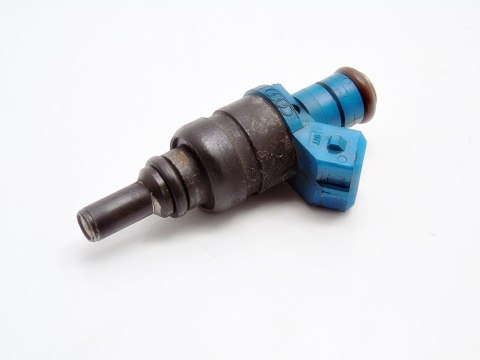 WTRYSKIWACZ PALIWA 1.8 20V PASSAT AUDI A4 A6 WTRYSKIWACZ PALIWA 1.8 20V PASSAT AUDI A4 A6
