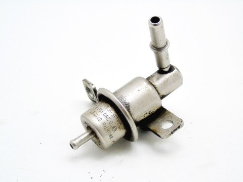 ZAWÓR LISTWY PALIWA 1.8 16V FOCUS MK1 ZETEC ZAWÓR LISTWY PALIWA 1.8 16V FOCUS MK1 ZETEC
