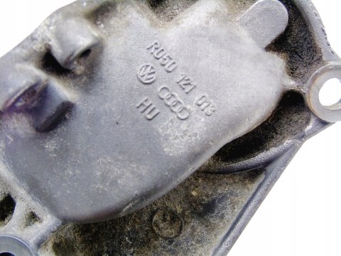 OBUDOWA POMPY WODY 1.8 T TURBO PASSAT AUDI A4 A6 OBUDOWA POMPY WODY 1.8 T TURBO PASSAT AUDI A4 A6