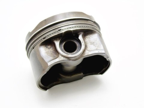 TŁOK 84L52 2.5 24V BMW E36 E39 E46 523 323 TŁOK 84L52 2.5 24V BMW E36 E39 E46 523 323