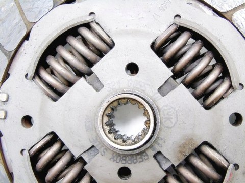 SPRZĘGŁO TARCZA 1.6 16V ASTRA VECTRA ZAFIRA MERIVA SPRZĘGŁO TARCZA 1.6 16V ASTRA VECTRA ZAFIRA MERIVA