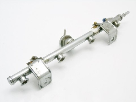 LISTWA WTRYSKOWA 1.8 16V MONDEO MK3 MAZDA 6 5 V50 LISTWA WTRYSKOWA 1.8 16V MONDEO MK3 MAZDA 6 5 V50