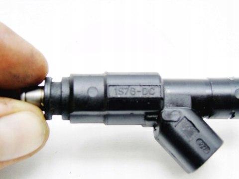 WTRYSKIWACZ 2.0 16V MONDEO MK3 V50 S40 MAZDA 6 5 WTRYSKIWACZ 2.0 16V MONDEO MK3 V50 S40 MAZDA 6 5
